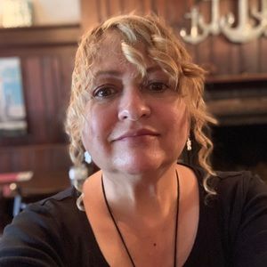 Meet your Posher, Cynthia